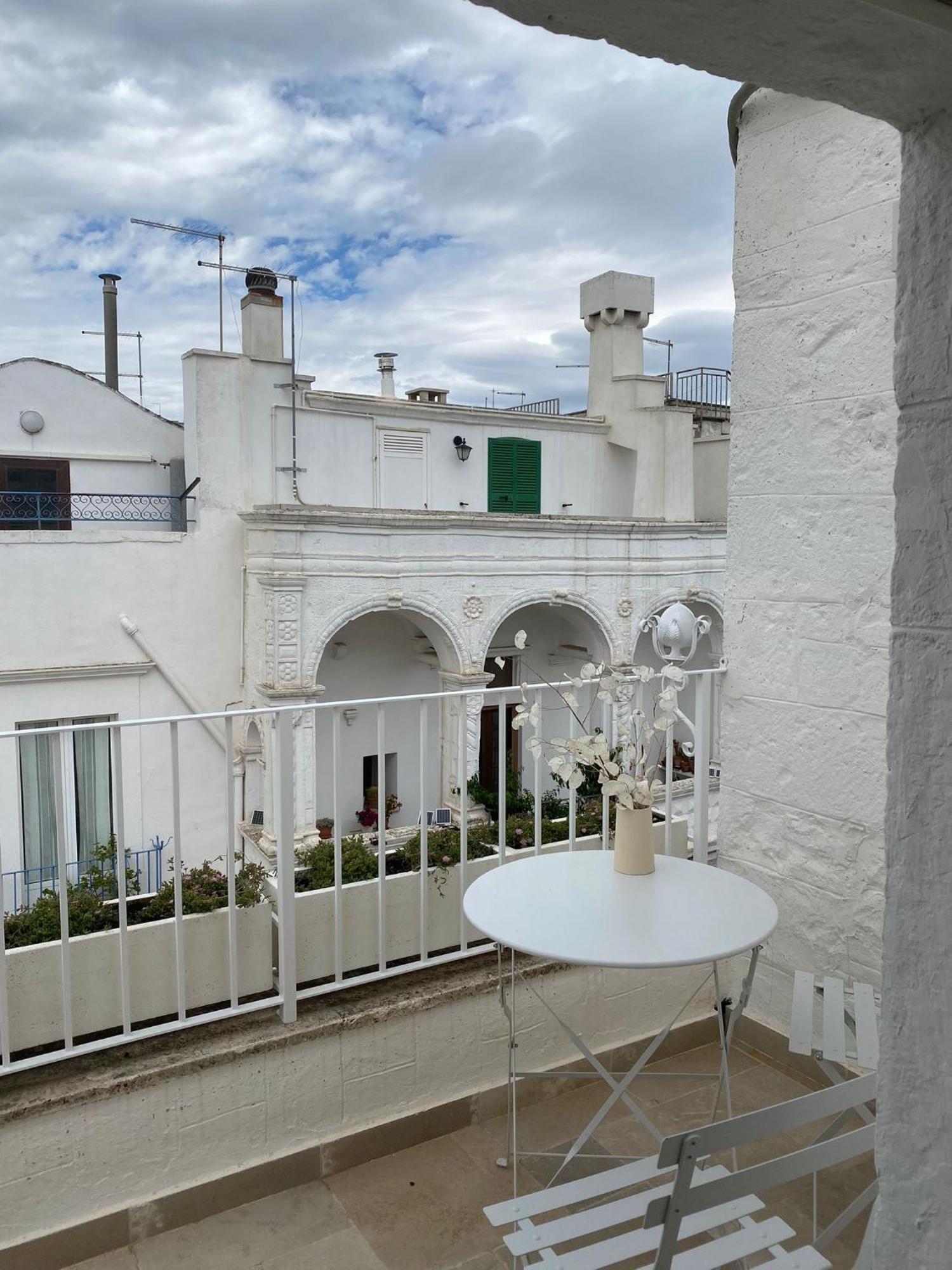 Casa U Burie, Casa Design Con Terrazza Panoramica E Jacuzzi Apartment Cisternino Bagian luar foto